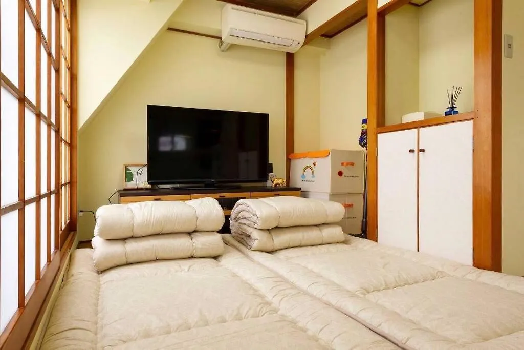 7th Floor Apartment: Airport-Accessible Urban Retreat Tokyo 0*,