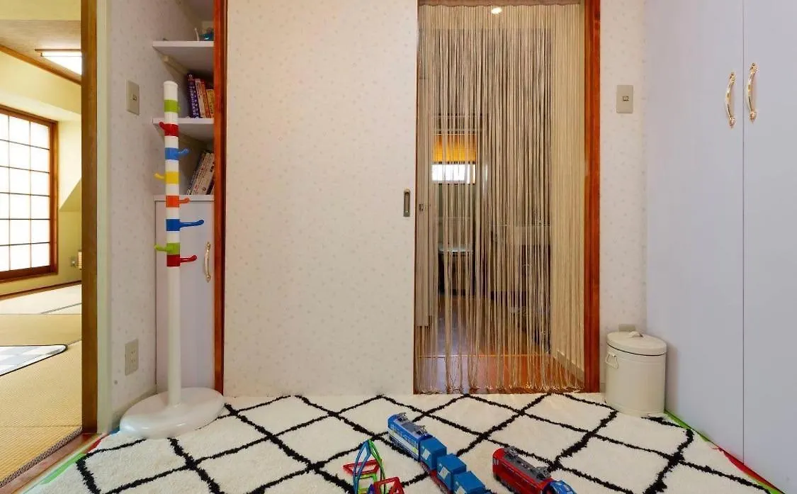7th Floor Apartment: Airport-Accessible Urban Retreat Tokyo Apartment