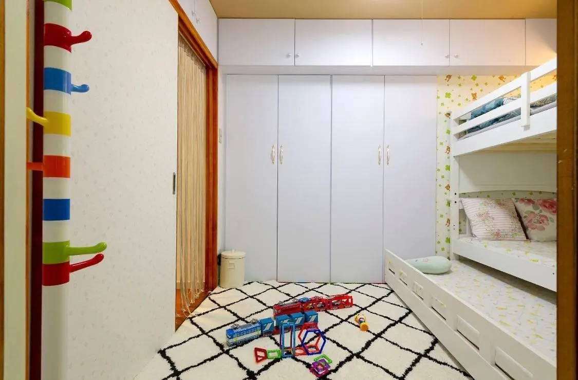 Apartment 7th Floor Apartment: Airport-Accessible Urban Retreat Tokyo