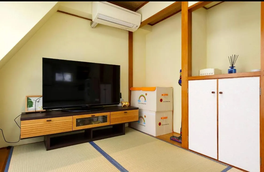 7th Floor Apartment: Airport-Accessible Urban Retreat Tokyo Apartment