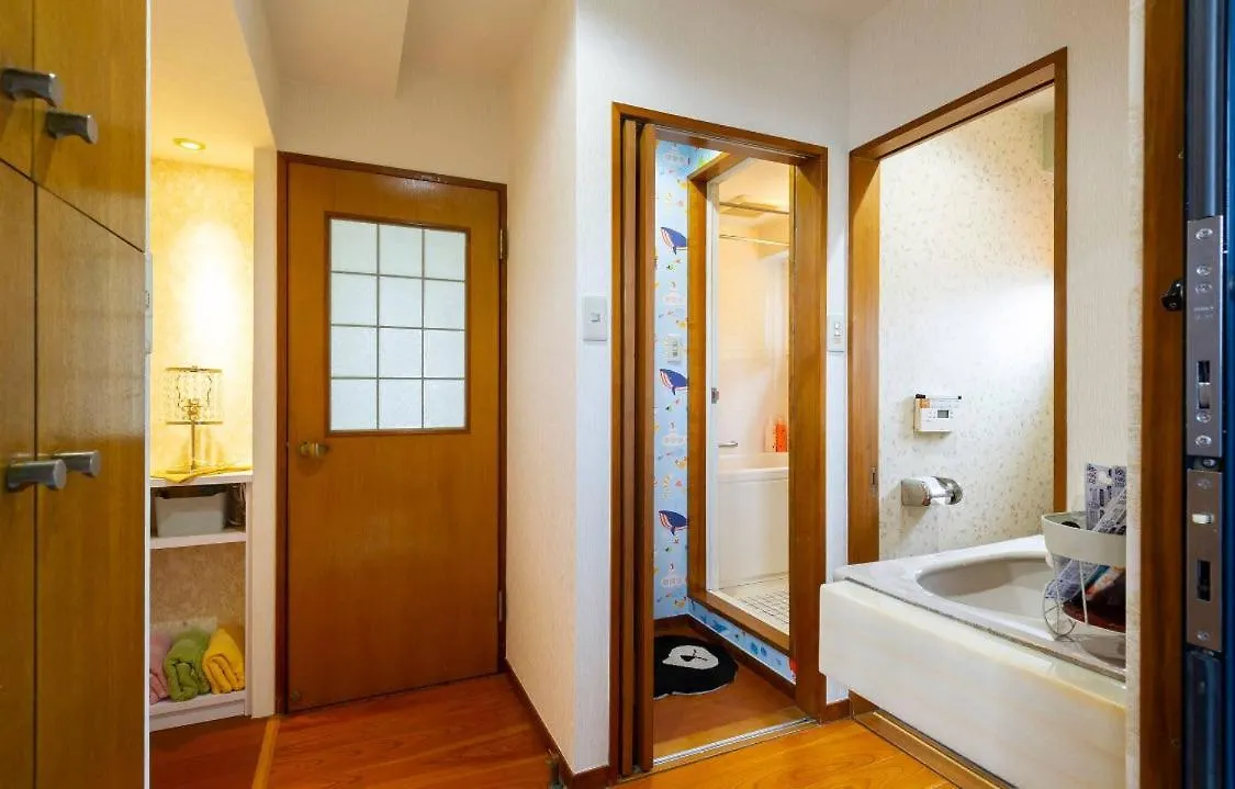 7th Floor Apartment: Airport-Accessible Urban Retreat Tokyo 0*,